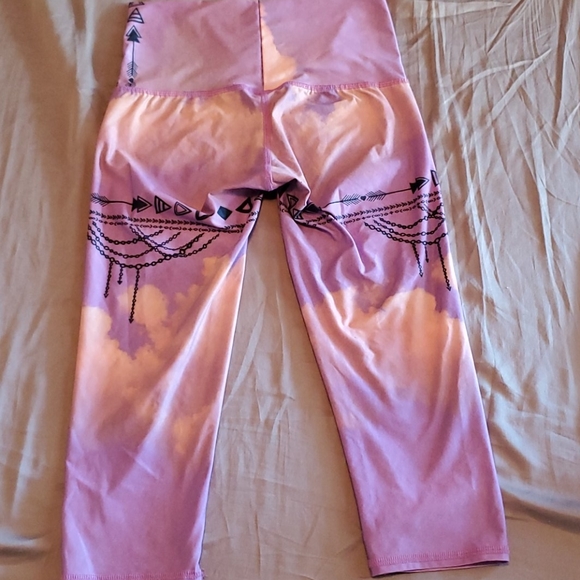 Teeki cropped - Picture 3 of 5